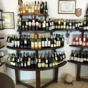 Fontana vini e olio Enoteca del Lugana Sirmione Lago di Garda - Brescia