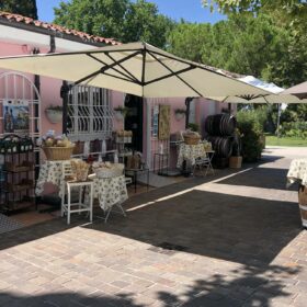 Fontana vini e olio Enoteca del Lugana Sirmione Lago di Garda - Brescia