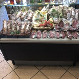 Fontana vini e olio Enoteca del Lugana Sirmione Lago di Garda - Brescia