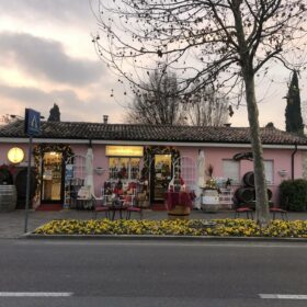 Fontana vini e olio Enoteca del Lugana Sirmione Lago di Garda - Brescia