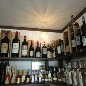 Fontana vini e olio Enoteca del Lugana Sirmione Lago di Garda - Brescia