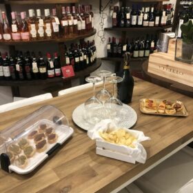 Fontana vini e olio Enoteca del Lugana Sirmione Lago di Garda - Brescia